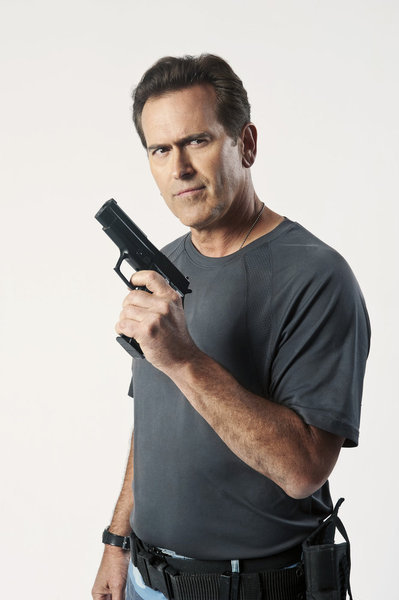 Still of Bruce Campbell in Burn Notice: The Fall of Sam Axe (2011)