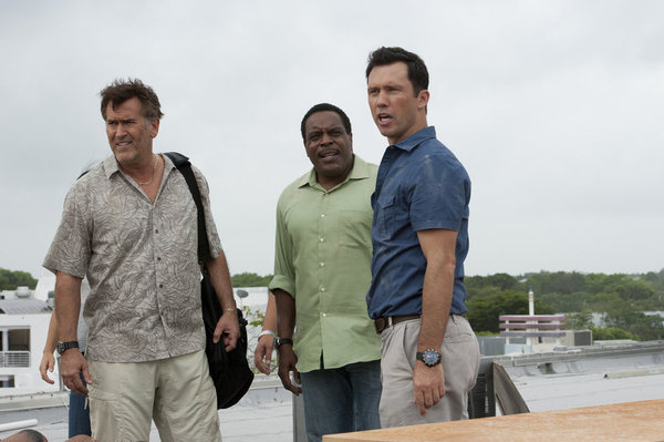 Still of Bruce Campbell, Chad L. Coleman and Jeffrey Donovan in Vilko bilietas (2007)