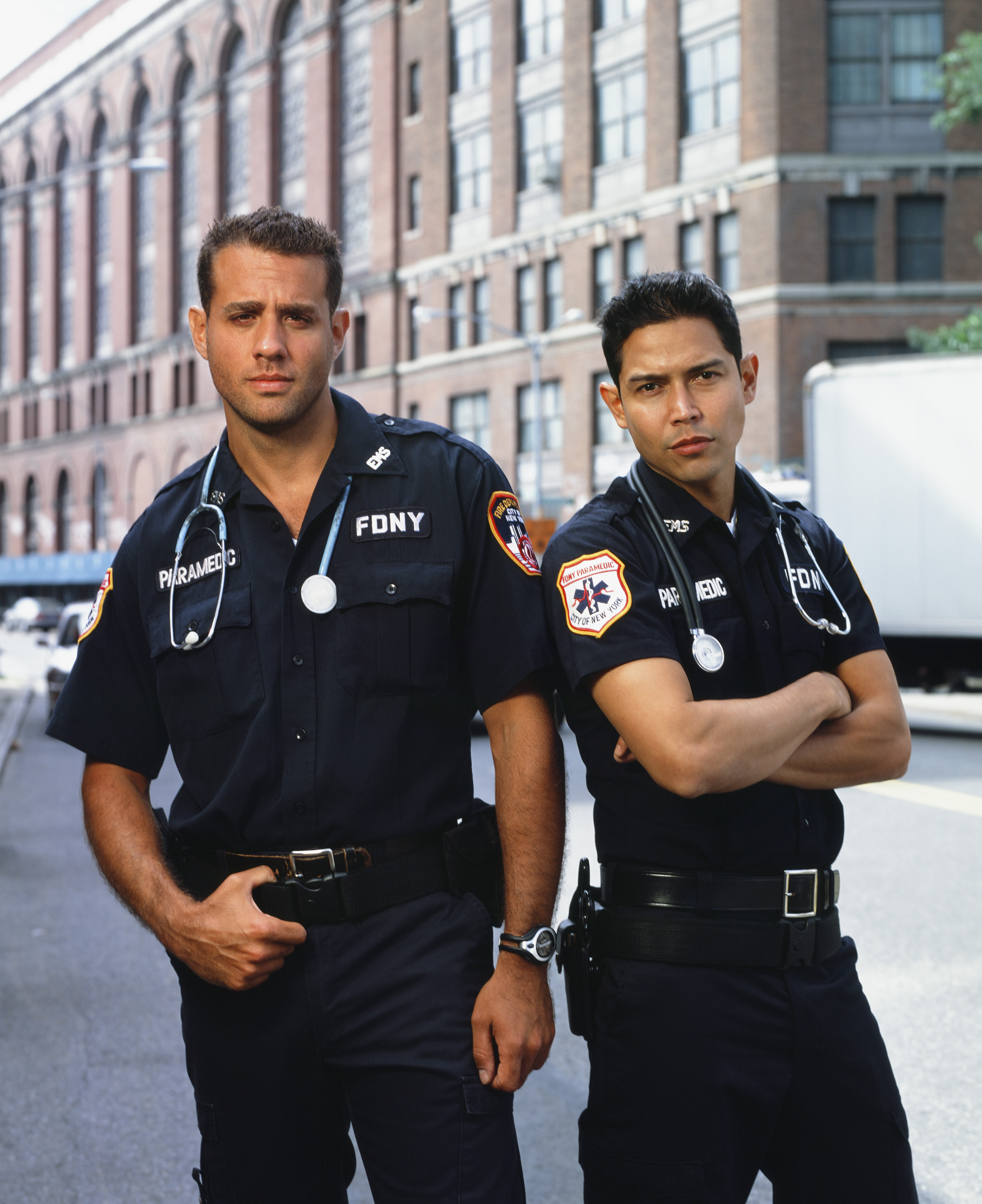 Still of Bobby Cannavale and Anthony Ruivivar in Third Watch (1999)