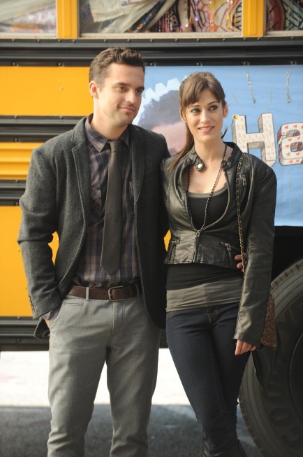 Still of Lizzy Caplan and Jake Johnson in New Girl (2011)