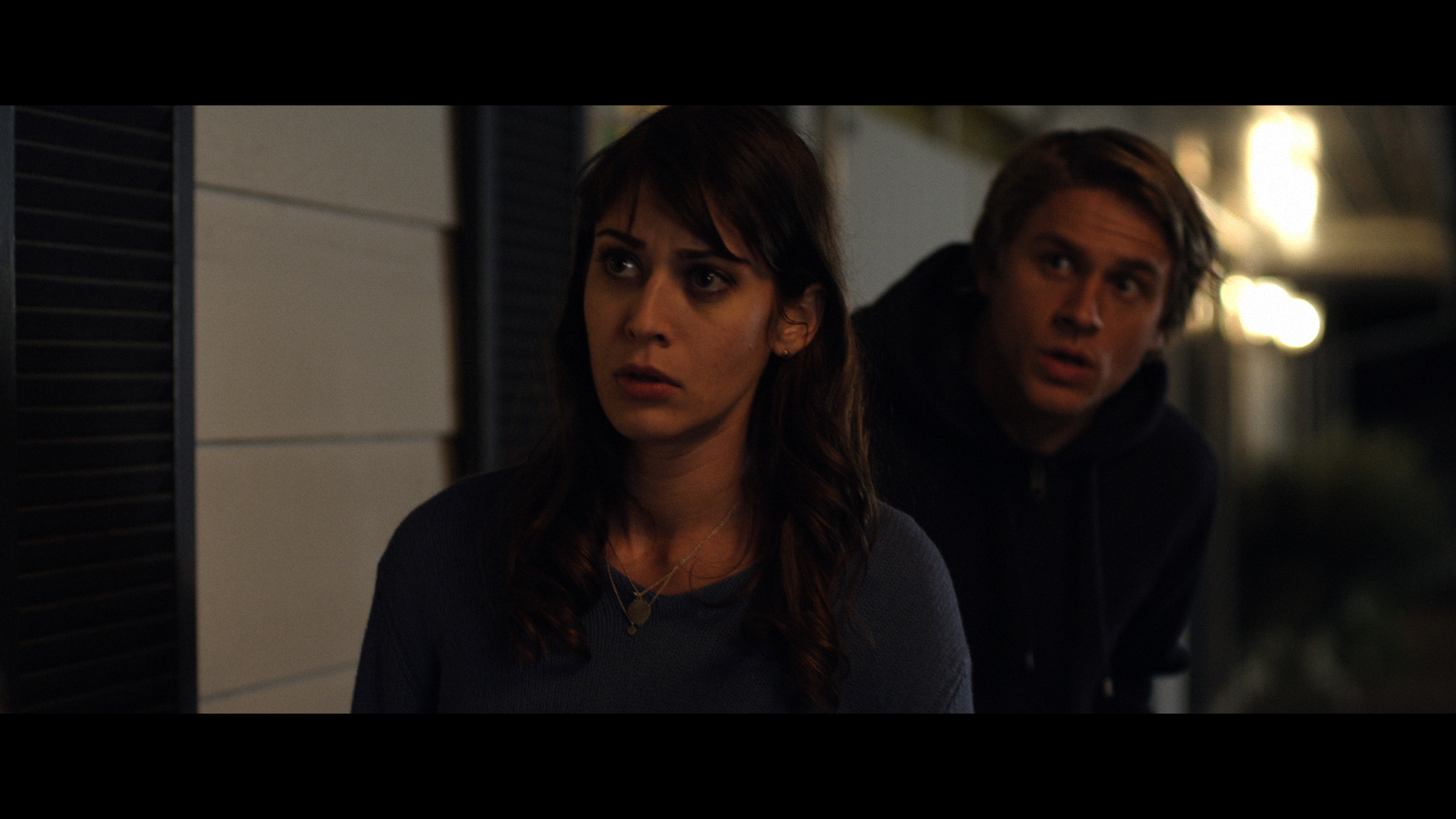 Still of Lizzy Caplan and Charlie Hunnam in Frankie Go Boom (2012)