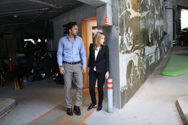 Still of Piper Perabo and Manolo Cardona in Covert Affairs (2010)
