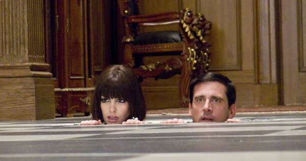 Still of Anne Hathaway and Steve Carell in Ieskokit Gudruzio! (2008)