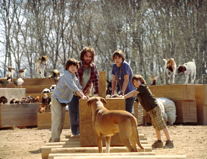 Still of Steve Carell, Jimmy Bennett, Graham Phillips and Johnny Simmons in Evan Almighty (2007)