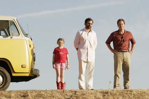 Still of Greg Kinnear, Steve Carell and Abigail Breslin in Little Miss Sunshine (2006)