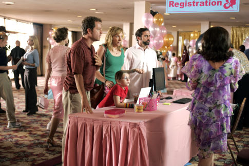 Still of Toni Collette, Greg Kinnear, Steve Carell and Abigail Breslin in Little Miss Sunshine (2006)