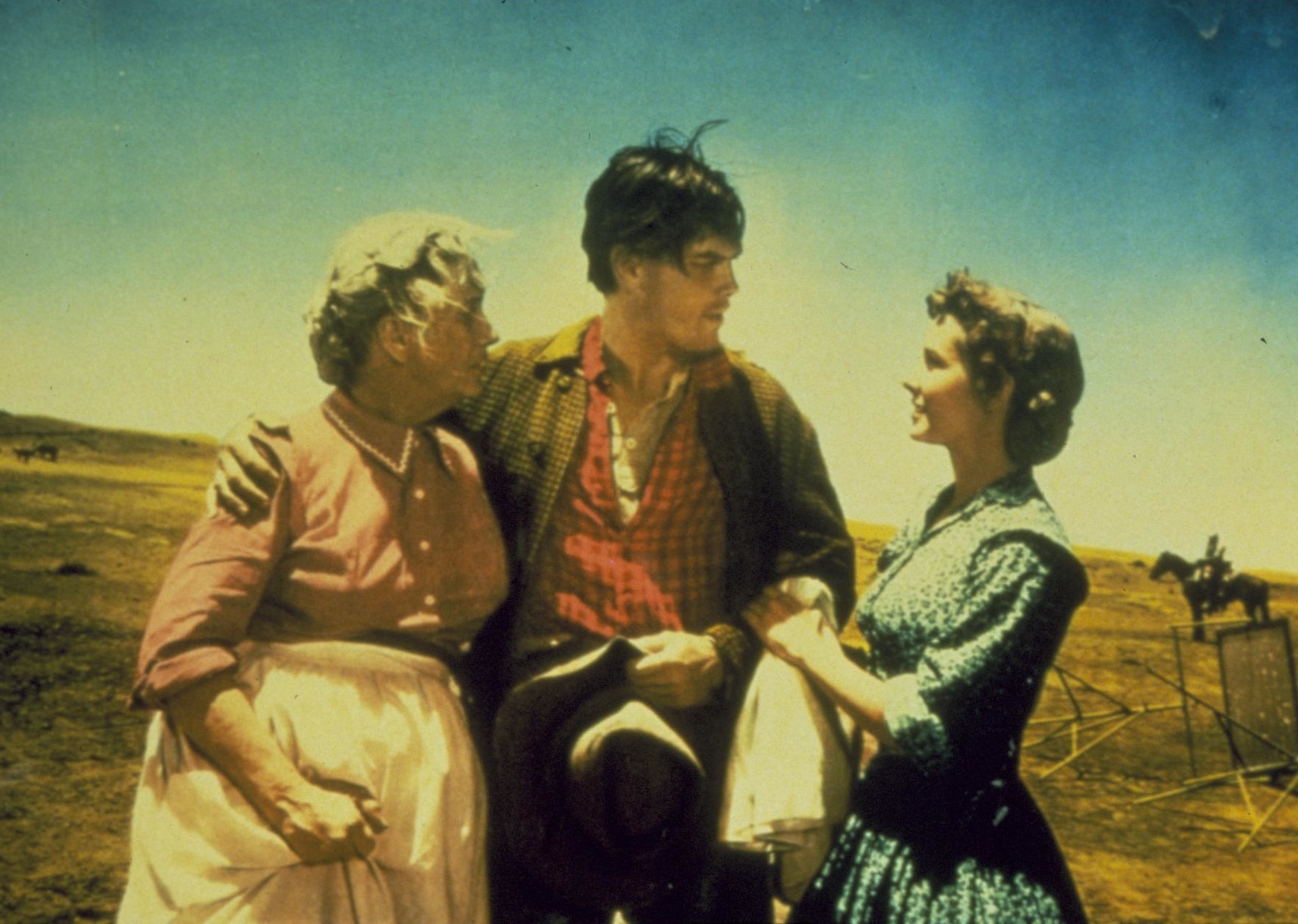 Still of Jeffrey Hunter, Olive Carey and Vera Miles in The Searchers (1956)