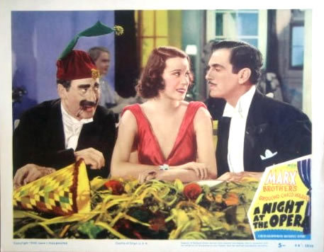 Groucho Marx, Kitty Carlisle and Walter Woolf King in A Night at the Opera (1935)