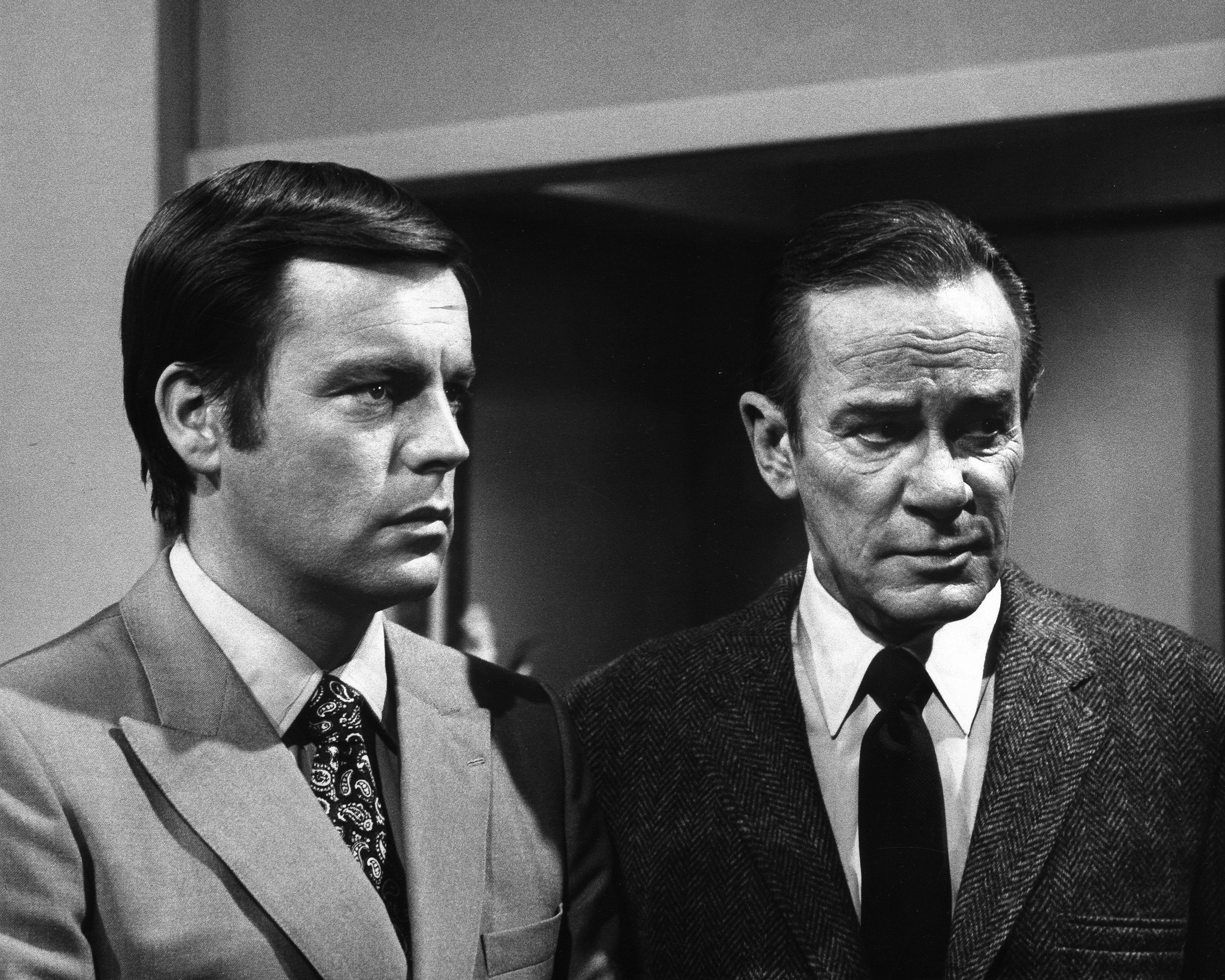 Still of Robert Wagner and Richard Carlson in It Takes a Thief (1968)