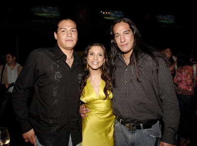 Tonantzin Carmelo, Eddie Spears and Michael Spears at event of Into the West (2005)