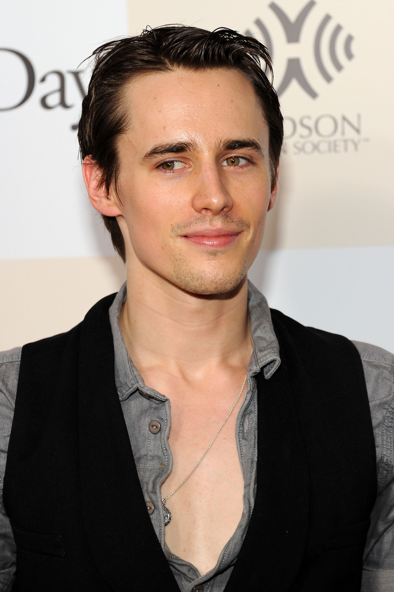 Reeve Carney at event of Viena diena (2011)