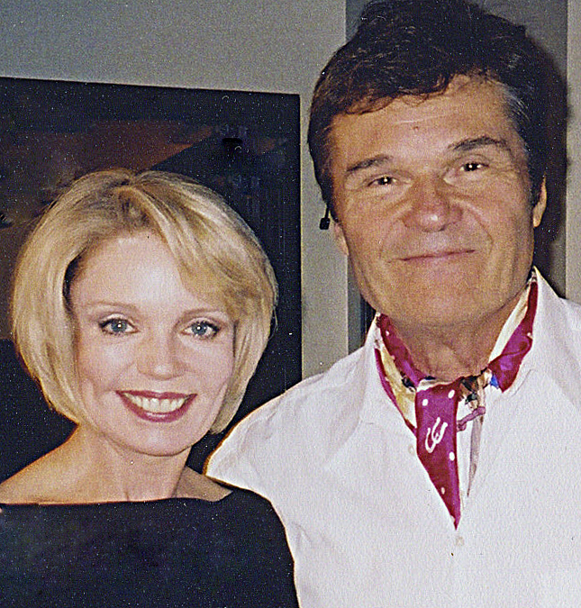 Backstage with co-star Fred Willard in 