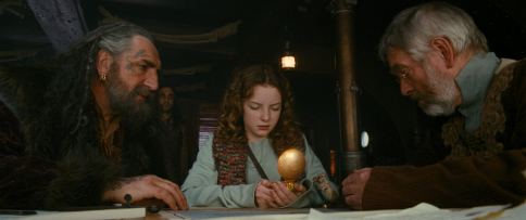 Still of Jim Carter and Dakota Blue Richards in The Golden Compass (2007)
