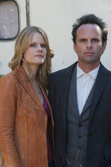 Still of Joelle Carter and Walton Goggins in Justified (2010)