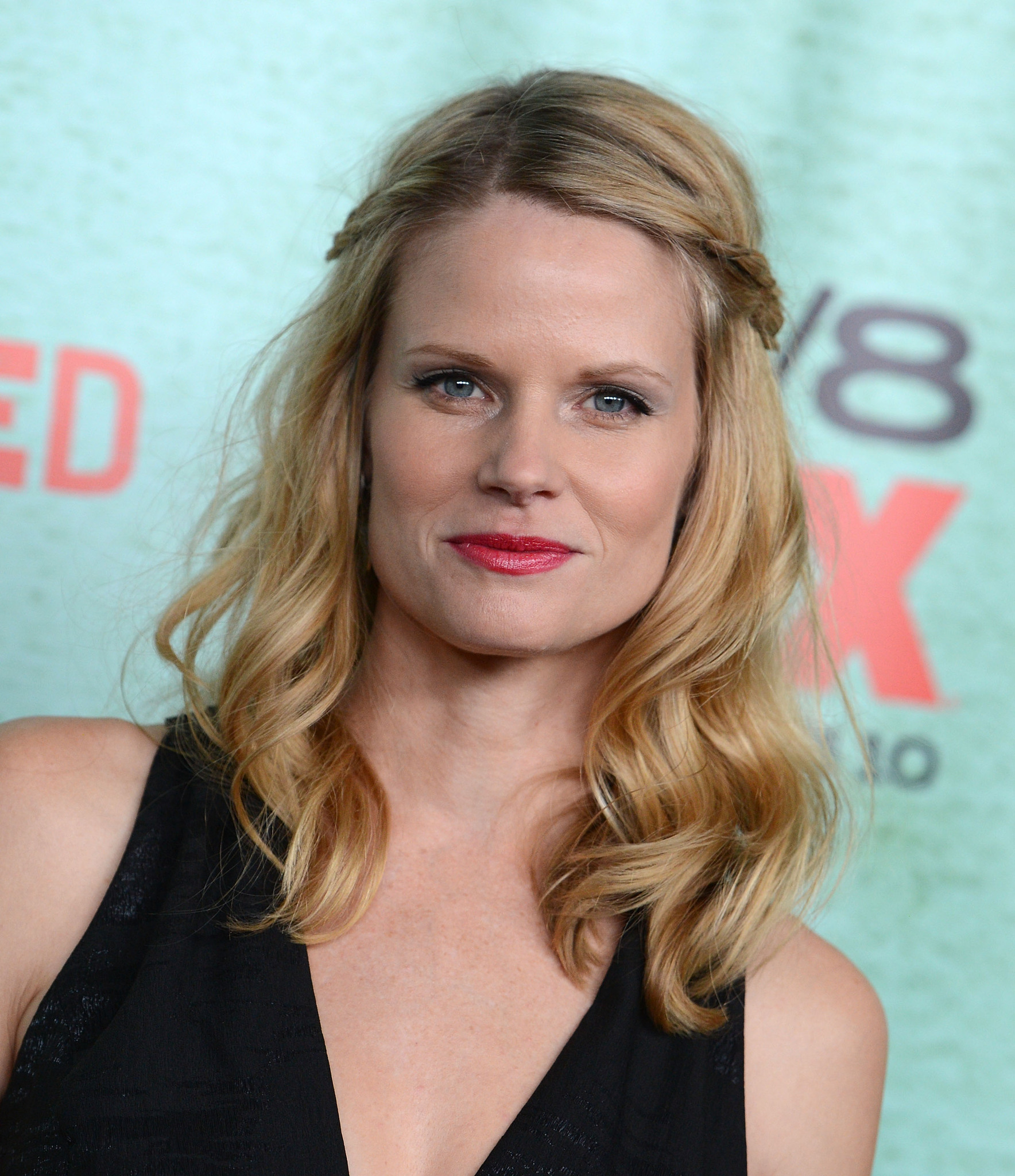 Joelle Carter at event of Justified (2010)