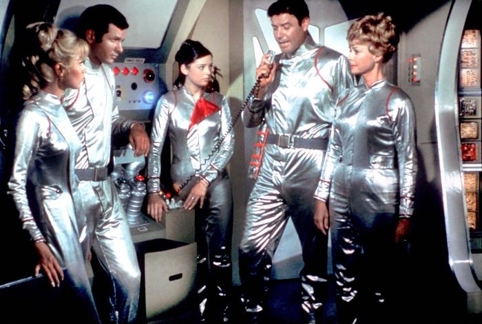 Still of June Lockhart, Angela Cartwright, Mark Goddard, Marta Kristen and Guy Williams in Lost in Space (1965)