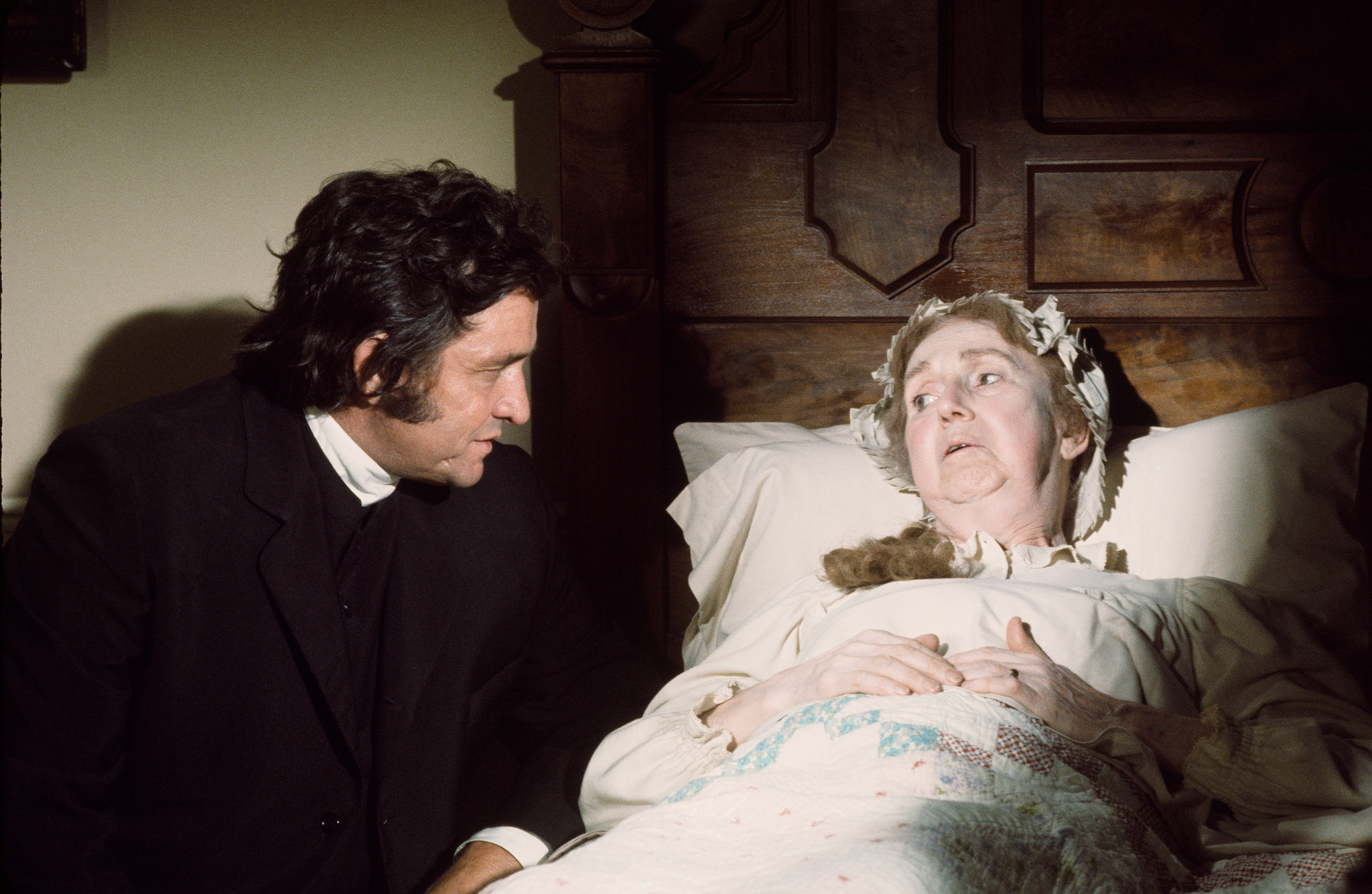 Still of Johnny Cash and Hope Summers in Little House on the Prairie (1974)
