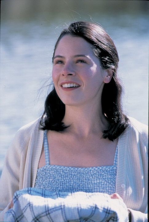 Still of Elaine Cassidy in The Bay of Love and Sorrows (2002)
