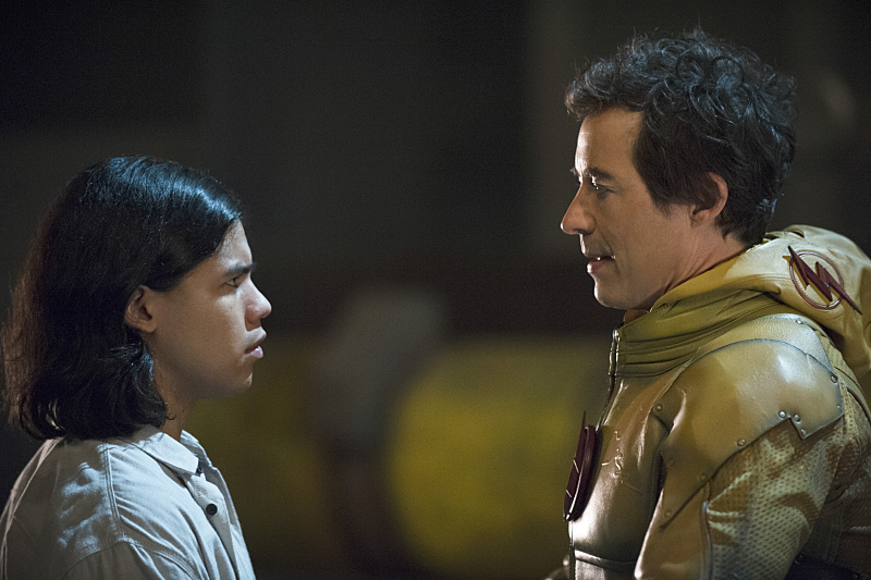 Still of Tom Cavanagh and Carlos Valdes in The Flash (2014)