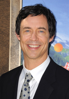 Tom Cavanagh at event of Meskiukas Jogis (2010)