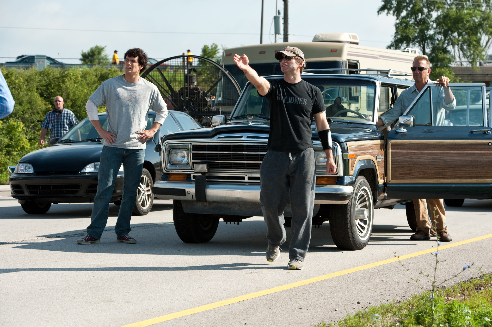 Kevin Costner, Henry Cavill and Zack Snyder in Zmogus is plieno (2013)