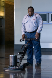 Still of Cedric the Entertainer in Code Name: The Cleaner (2007)