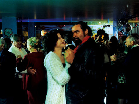 Still of Diego Abatantuono and Valentina Cervi in Figli di Annibale (1998)