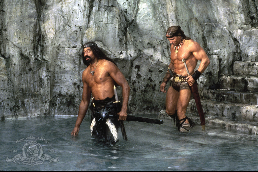 Still of Arnold Schwarzenegger and Wilt Chamberlain in Conan the Destroyer (1984)