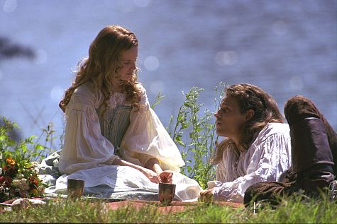 Still of Mena Suvari and Justin Chambers in The Musketeer (2001)