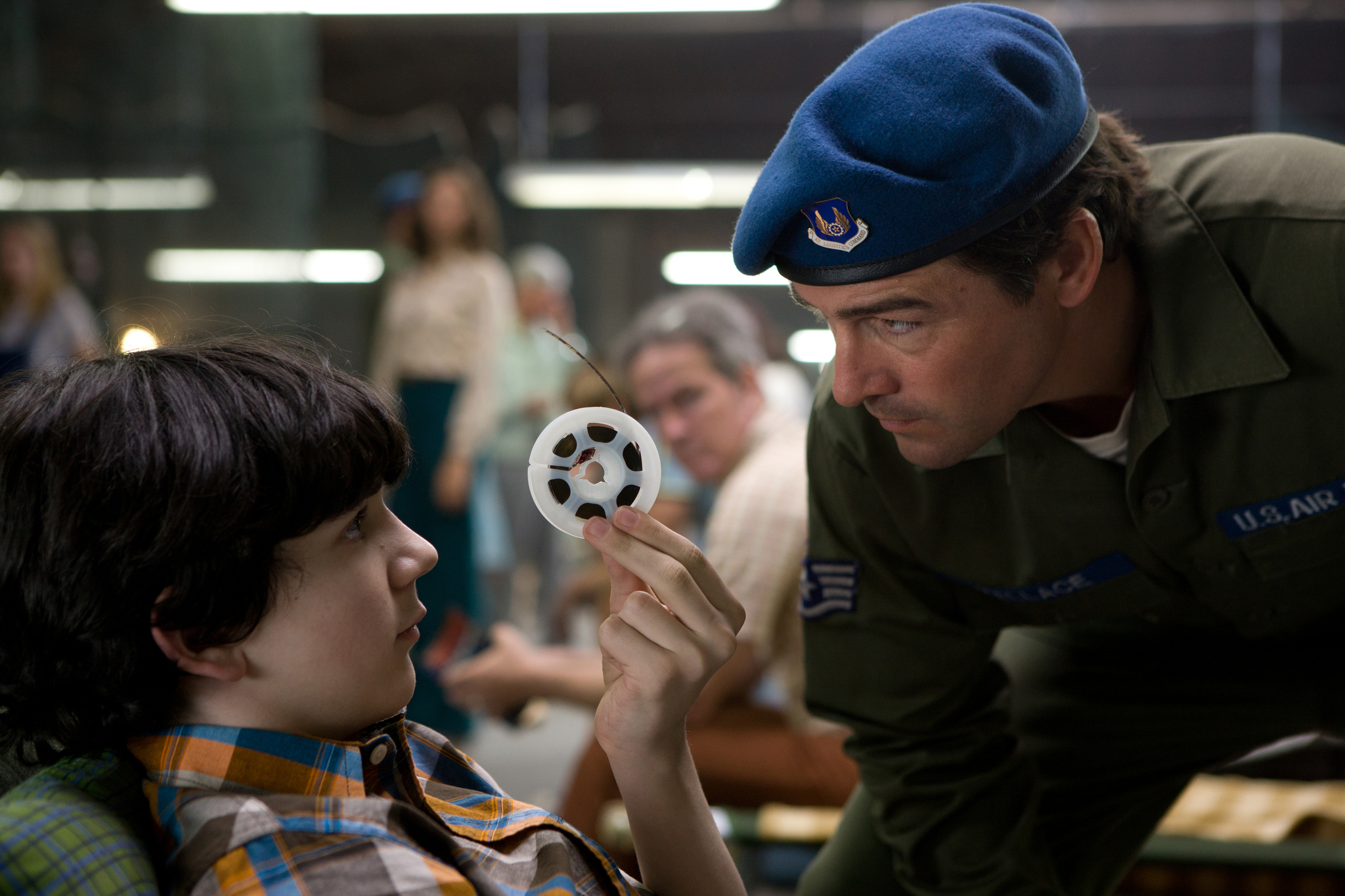 Still of Kyle Chandler and Zack Mills in Super 8 (2011)
