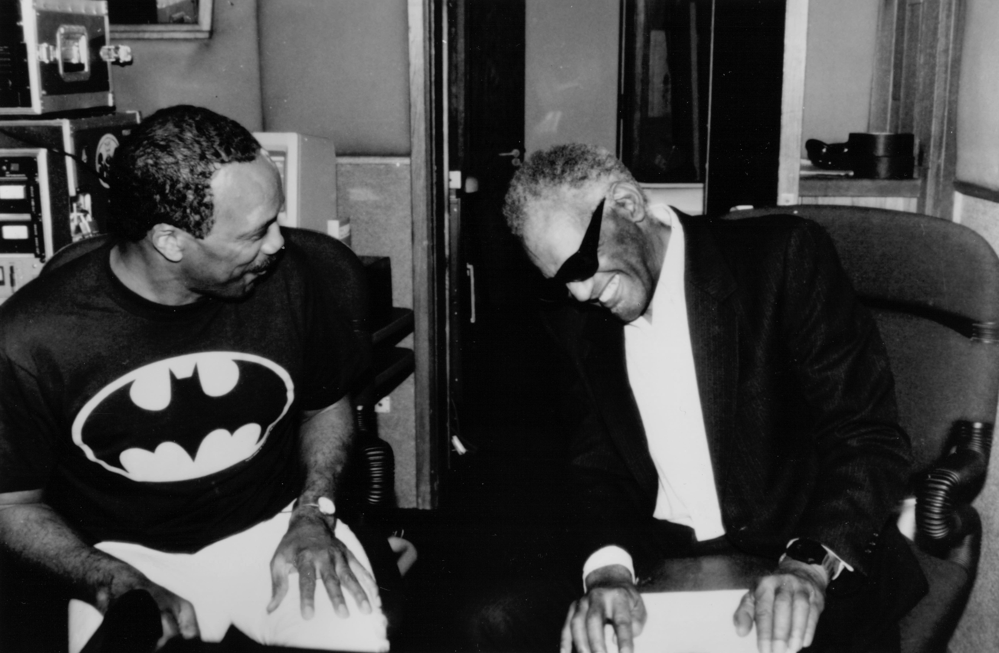 Still of Quincy Jones and Ray Charles in Listen Up: The Lives of Quincy Jones (1990)