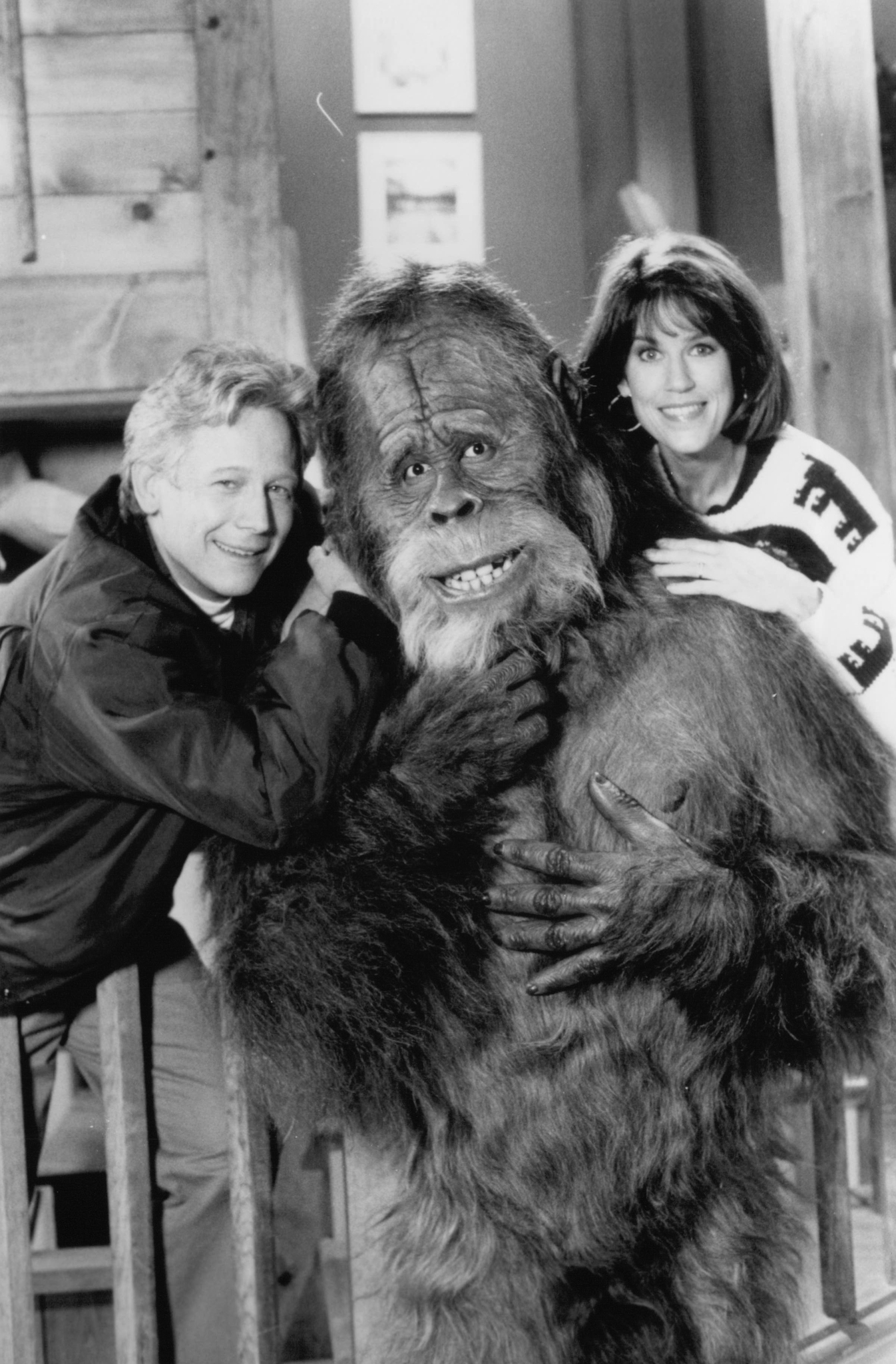 Still of Bruce Davison and Molly Cheek in Harry and the Hendersons (1991)