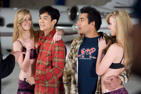 Still of John Cho and Kal Penn in Harold & Kumar Escape from Guantanamo Bay (2008)