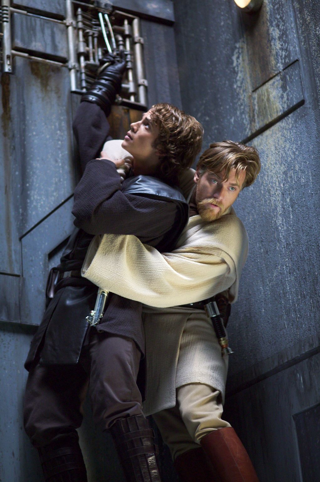 Still of Ewan McGregor and Hayden Christensen in Zvaigzdziu karai. Situ kerstas (2005)