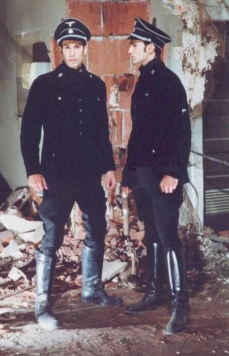 Alexander City and his clone on the set of The X-Files