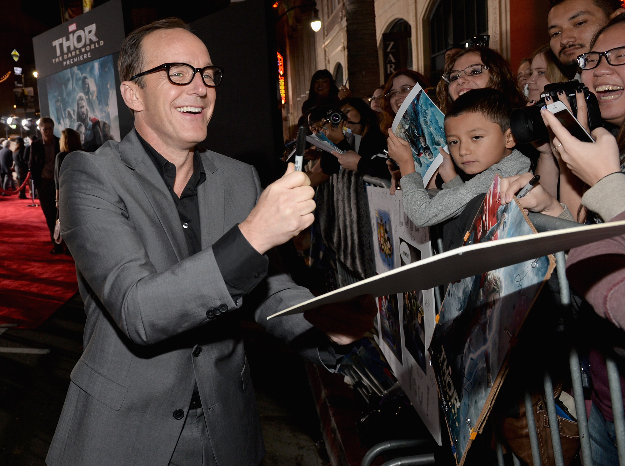 Clark Gregg at event of Toras: Tamsos pasaulis (2013)