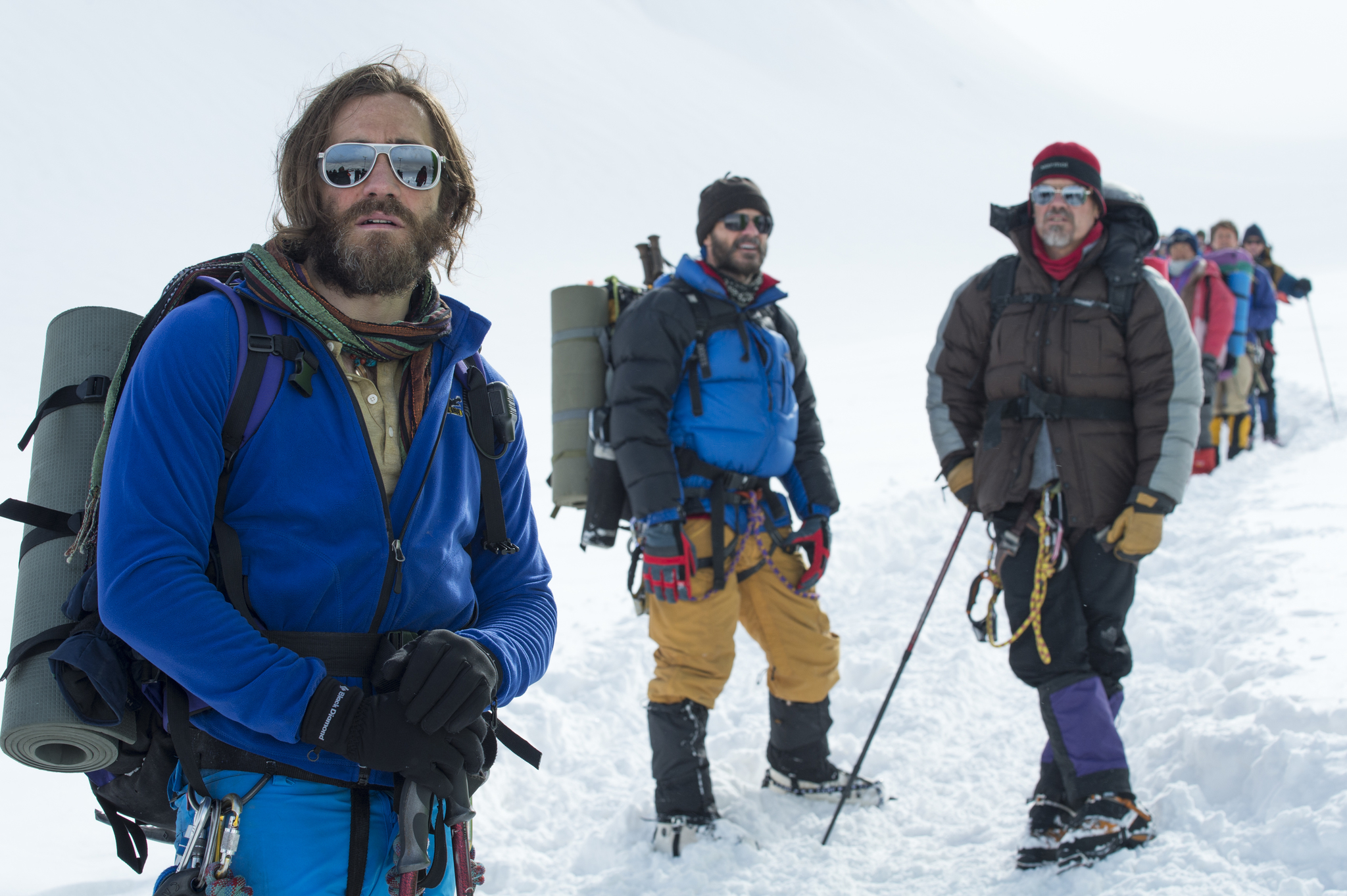 Still of Josh Brolin and Jason Clarke in Everestas (2015)