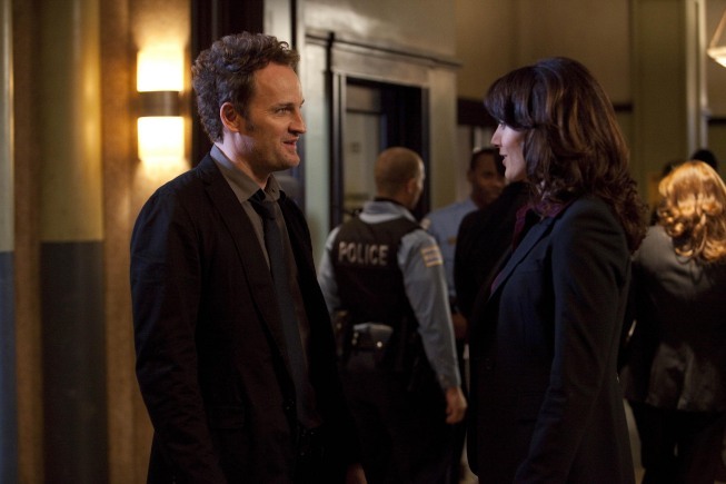 Still of Jennifer Beals and Jason Clarke in The Chicago Code (2011)