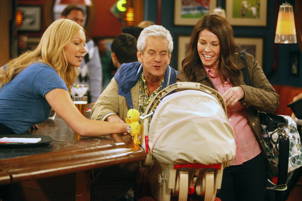 Still of Lenny Clarke, Laura Prepon and Chelsea Handler in Are You There, Chelsea? (2012)