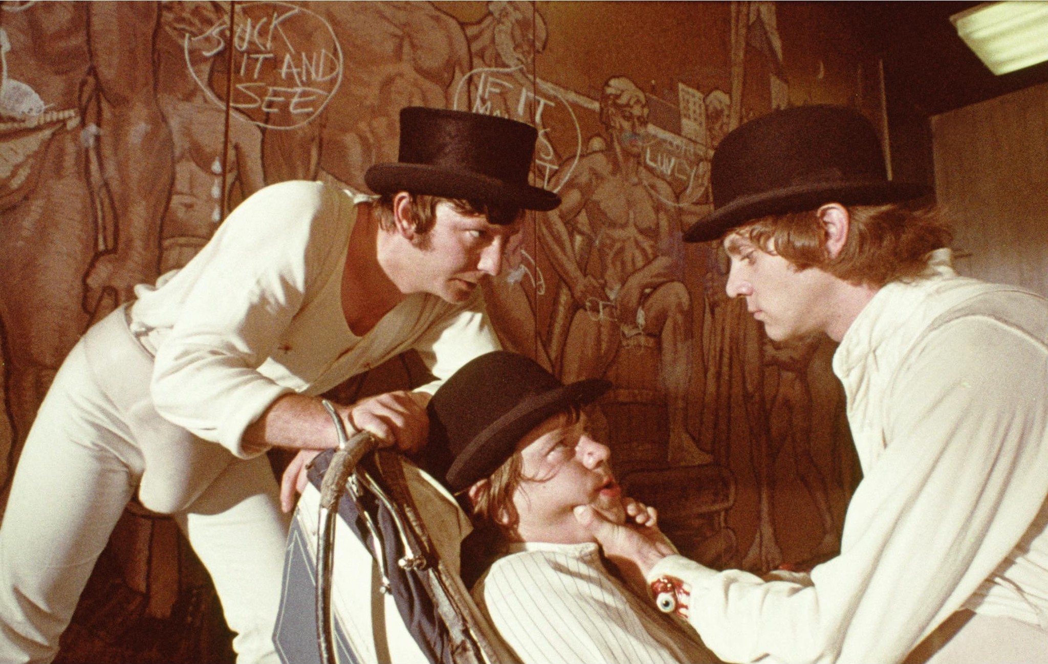 Still of Malcolm McDowell, Warren Clarke and James Marcus in Prisukamas apelsinas (1971)