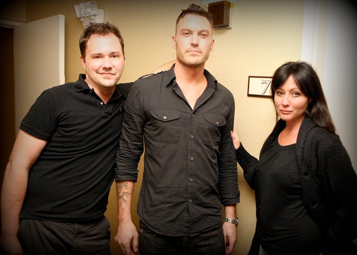 Behind the scenes still of Wilson Cleveland, Brian Austin Green and Shannen Doherty from the 