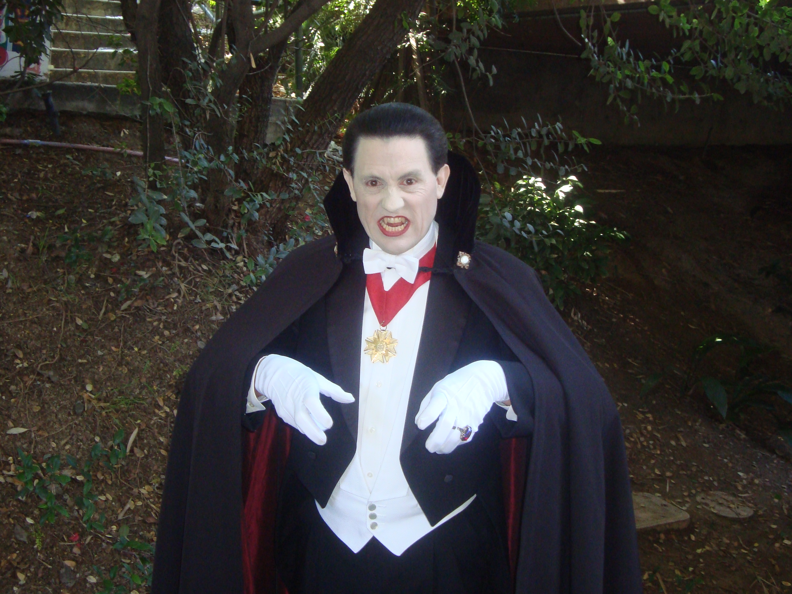 Roger Garcia as Dracula