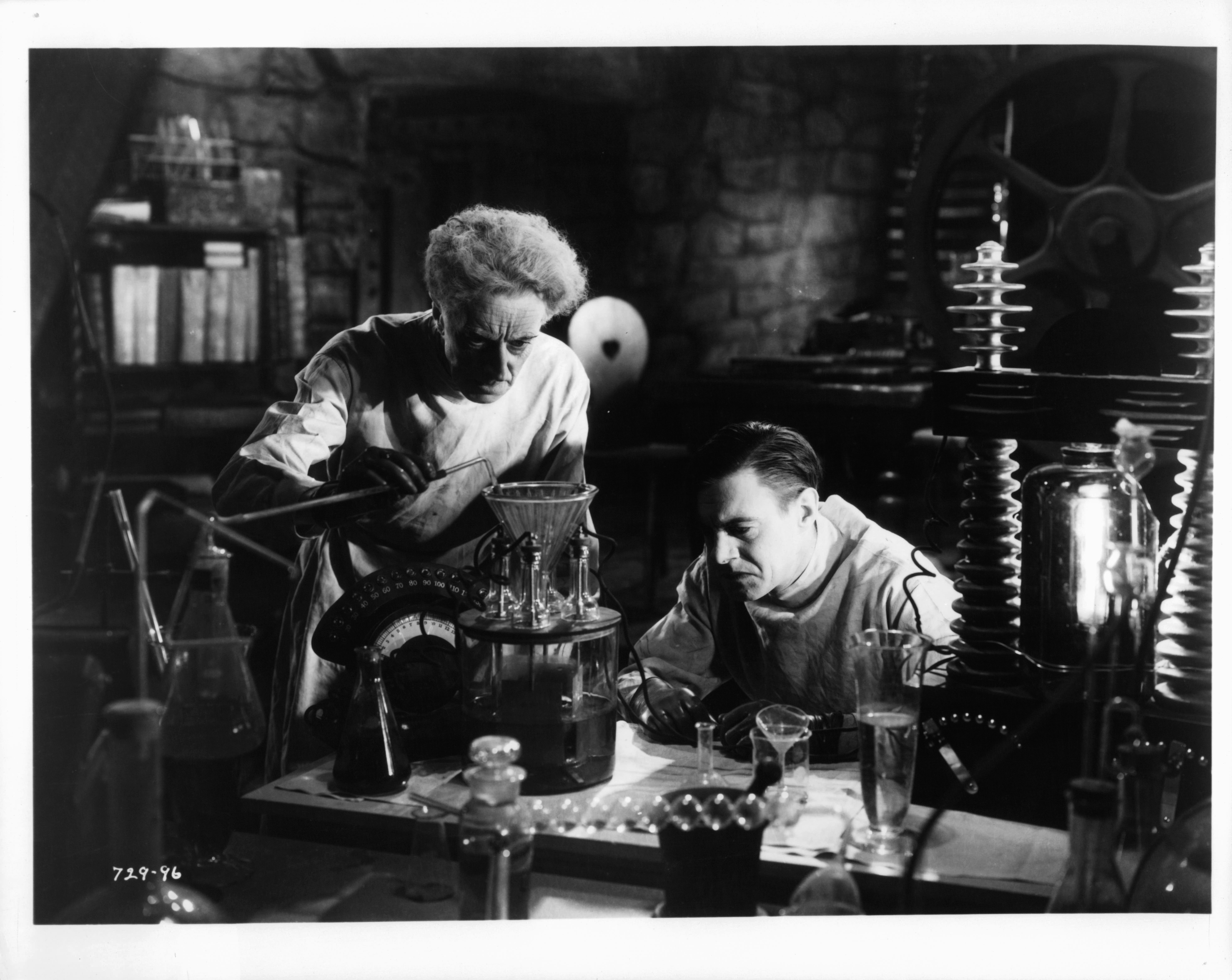 Still of Elsa Lanchester, Colin Clive and Ernest Thesiger in Bride of Frankenstein (1935)