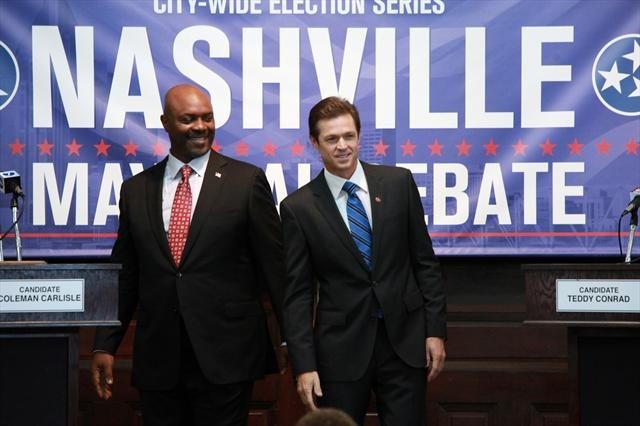 Still of Eric Close, Robert Wisdom and Royce Degrie in Nashville (2012)