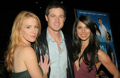 Eric Close, Poppy Montgomery and Roselyn Sanchez at event of Cayo (2005)