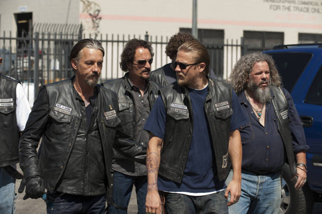 Still of Kim Coates, Tommy Flanagan, Charlie Hunnam and Mark Boone in Sons of Anarchy: Crucifixed (2012)