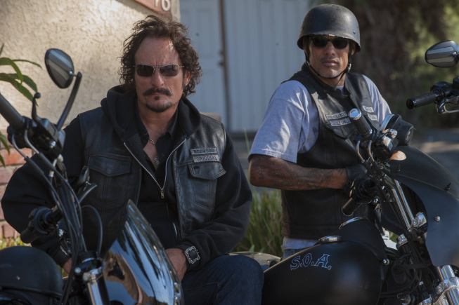 Still of Kim Coates and David Labrava in Sons of Anarchy (2008)
