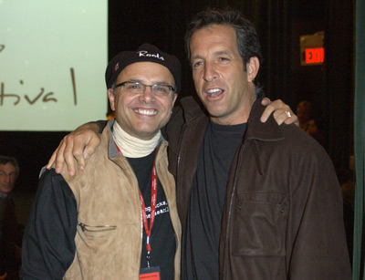 Joe Pantoliano and Kenneth Cole at event of Second Best (2004)