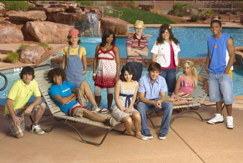 Corbin Bleu, Monique Coleman, Ashley Tisdale, Vanessa Hudgens, Zac Efron and Lucas Grabeel in High School Musical 2 (2007)