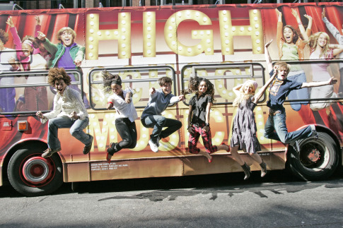 Still of Corbin Bleu, Monique Coleman, Ashley Tisdale, Zac Efron and Lucas Grabeel in High School Musical (2006)